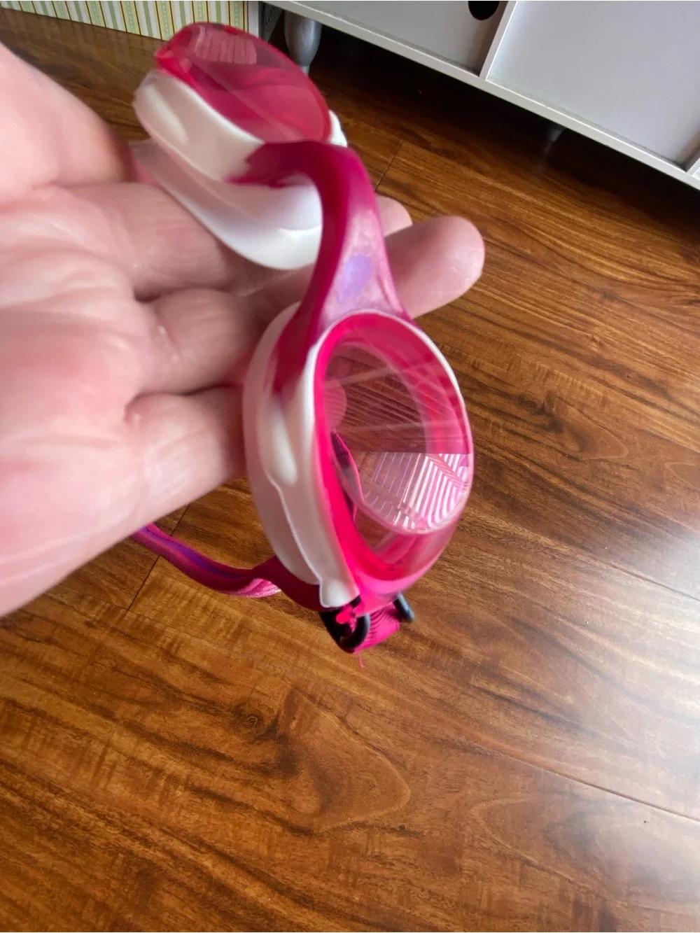 Frogglez Girls Pink Anti-Fog Swimming Goggles Age 3-10 No Pain Strap Pool
